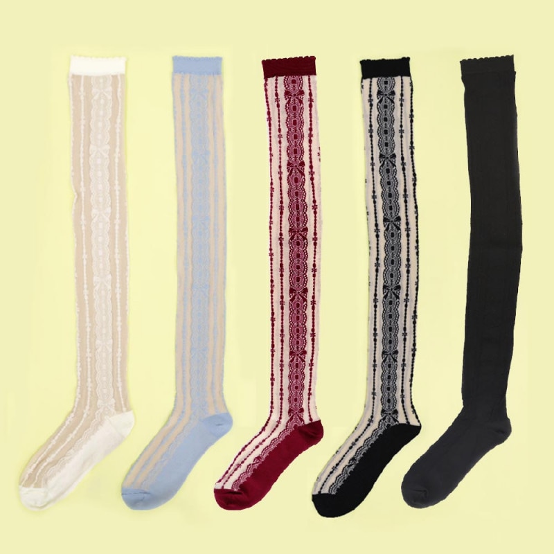 ���ȥ饤�ץ졼���ˡ����å��� (Stripe lace knee Socks)