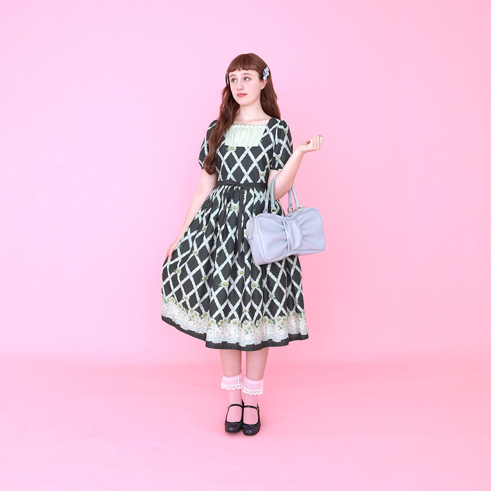 �������졼���ޡ�����åȥ��ԡ��� (cross lace Marguerite dress)