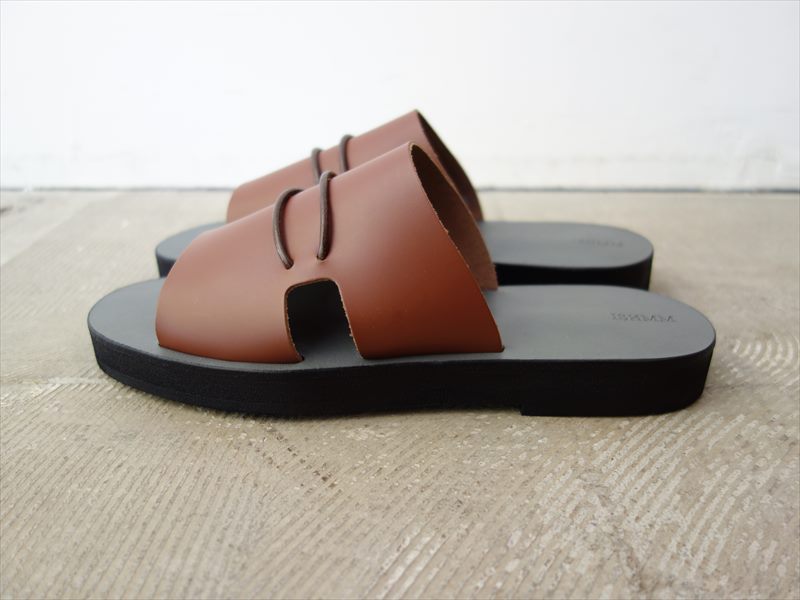 ISHMM イシュム/ BUILT:IN (Unisex)/ ブラウン | ACCESSORIES,FOOTWEAR