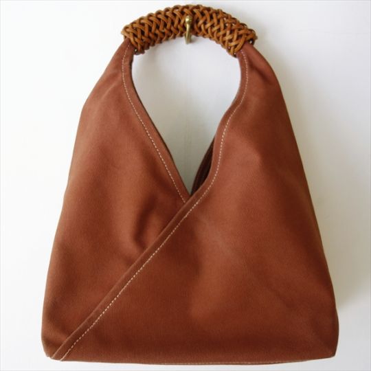 KAMARO’AN カマロアンTriangle Bag Kamaro'an（カマロアン）｜Woven Triangle Bag 58（Ivory）｜通販