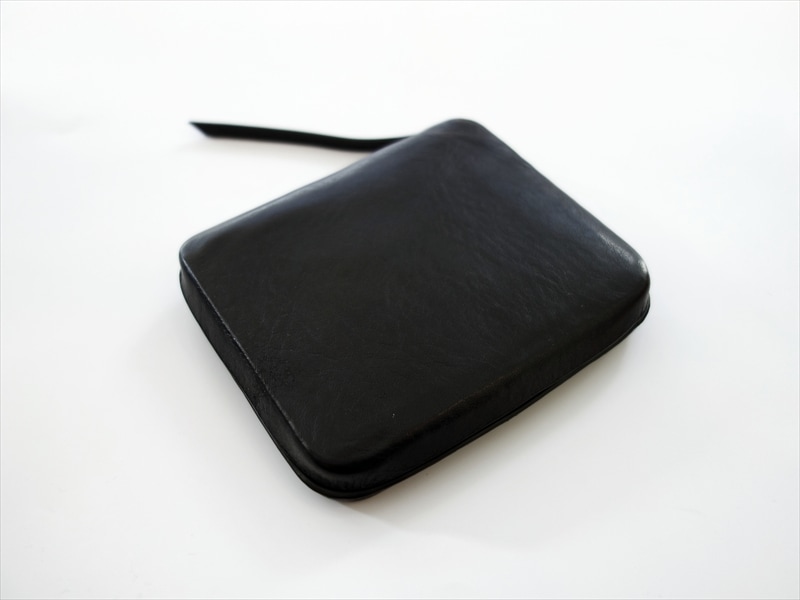 beta post ベータポスト/ molded half wallet/ ブラック | ACCESSORIES