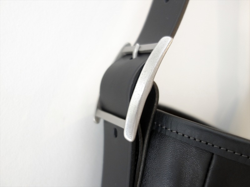 Post Production���ݥ��ȥץ����������/ 2 Pocket tote bag - Medium/ Horse Wax/ �֥�å�
