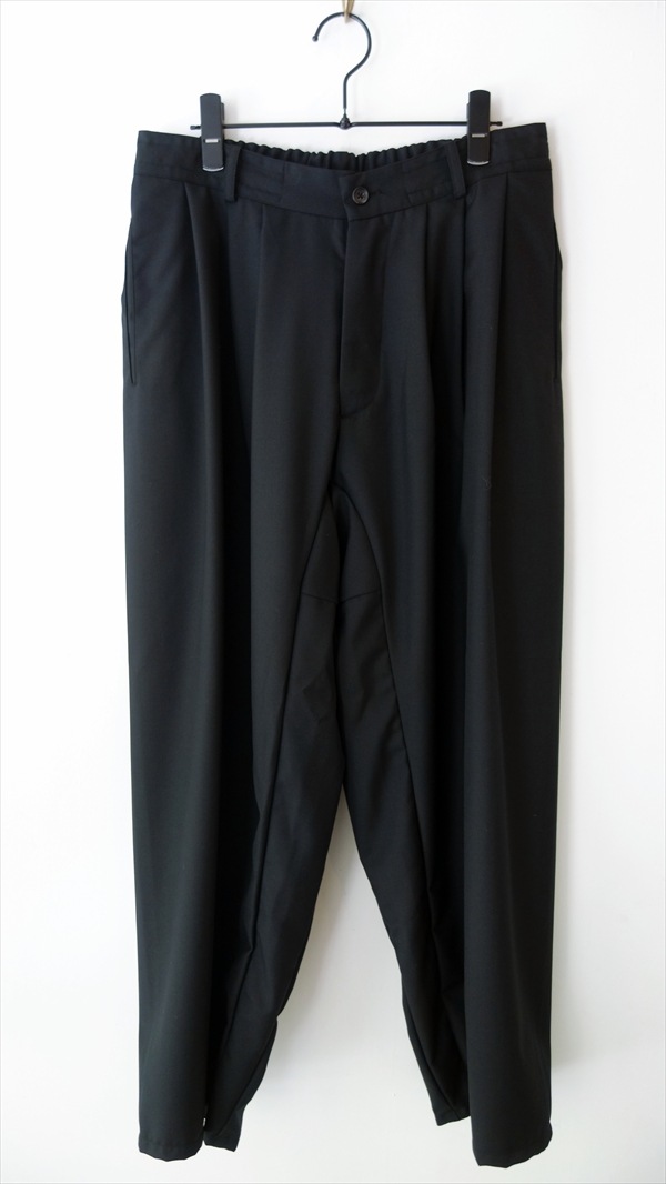 TOKIARI���ȥ�����/ 'JAN' THREE TUCK PANTS - SERGE WOOL 3.0.0/ �֥�å�