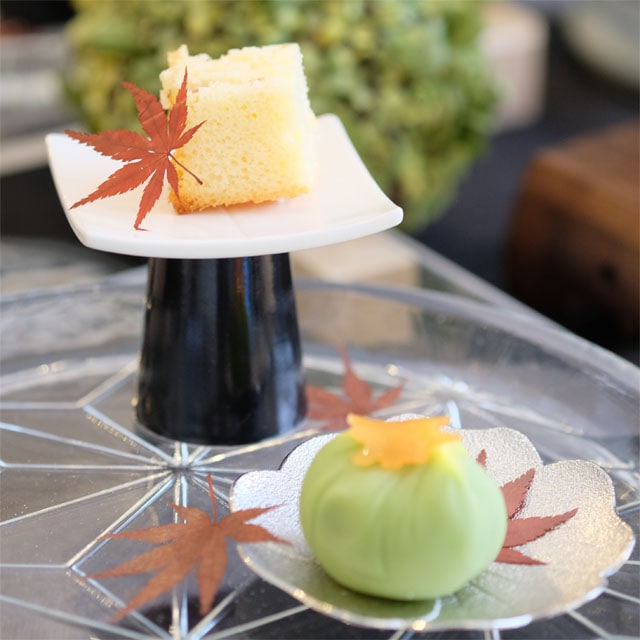 角型高台珍味皿　黒