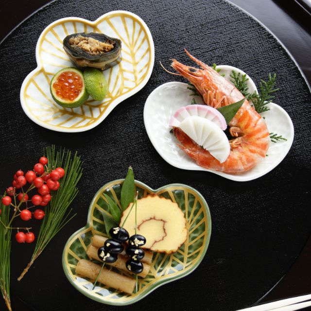 有田焼　錦金松葉形　銘々皿