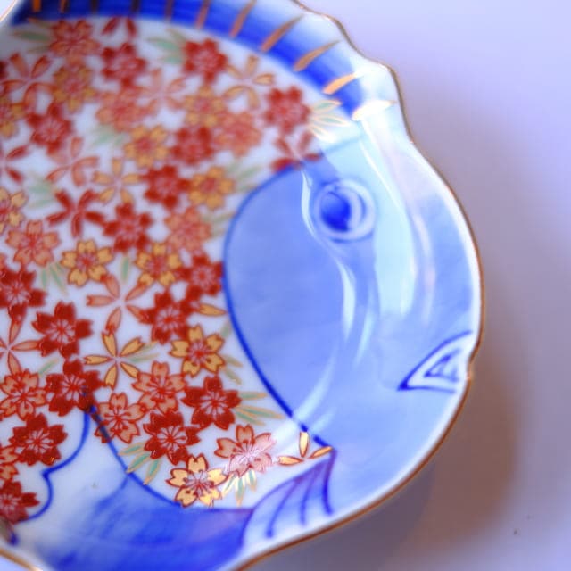 波佐見焼 桜詰 鯛型小皿 ｜ 四季折々のおしゃれな和食器通販サイト