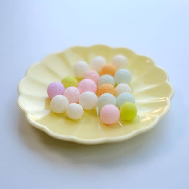 言花  11ｃｍ　小皿 福寿草 薄黄
