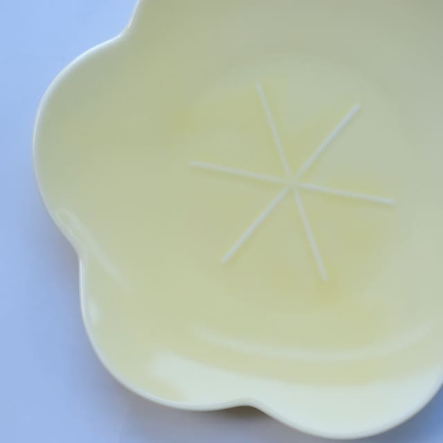 言花  17cm皿 黄梅 薄黄