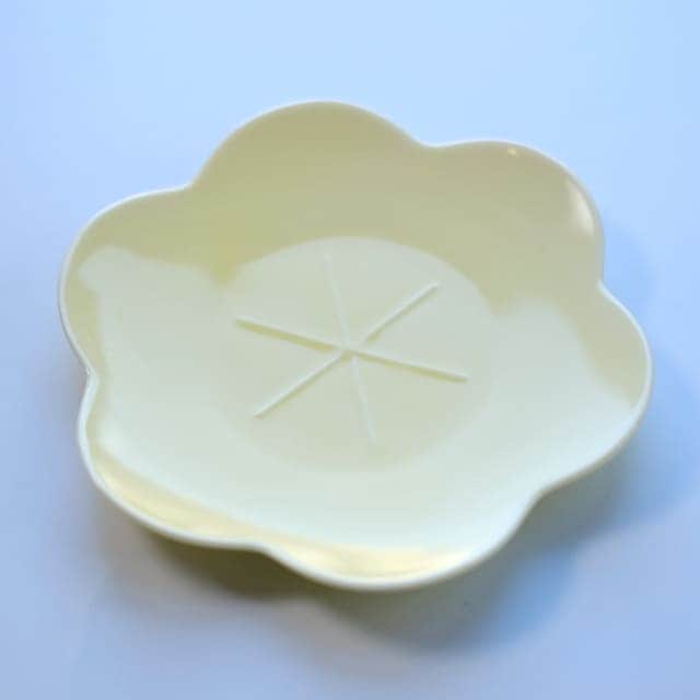 言花  17cm皿 黄梅 薄黄