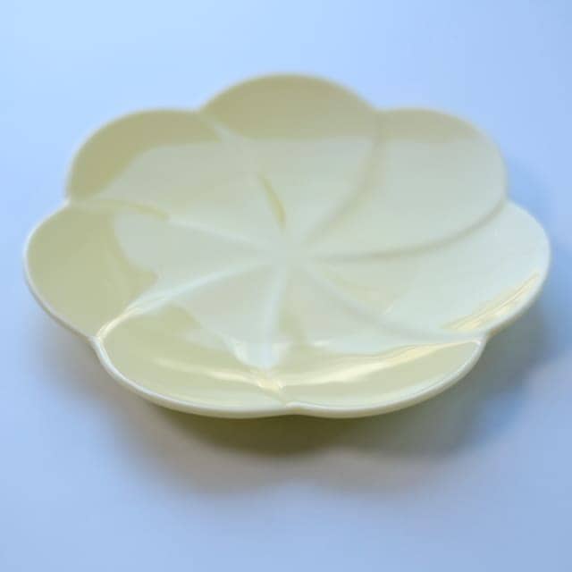 言花  17cm皿 立葵 薄黄