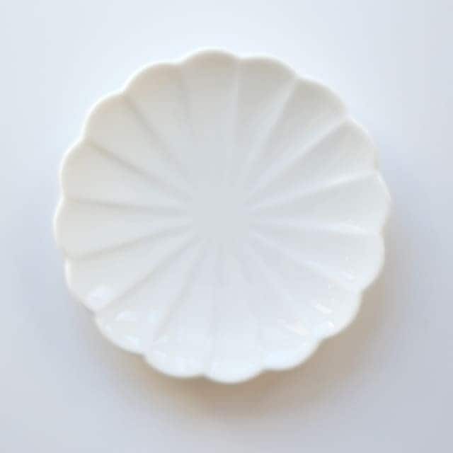 言花  11ｃｍ　小皿 福寿草 白