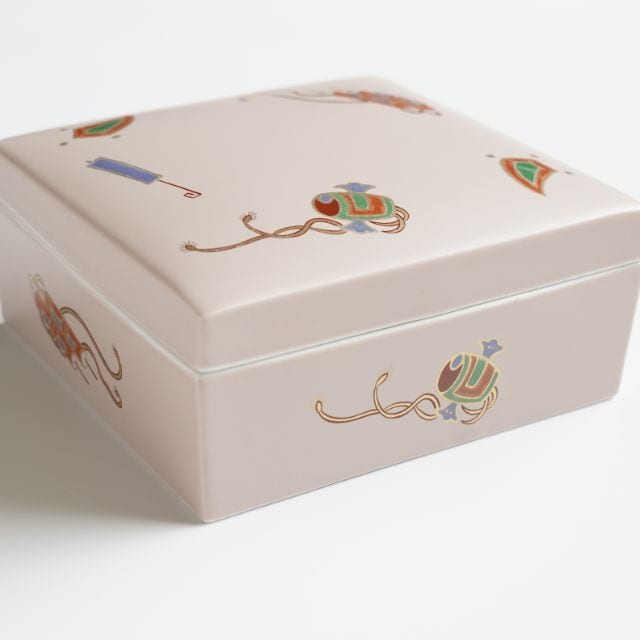 有田焼　宝尽くし　角蓋物　セラマット　ピンク