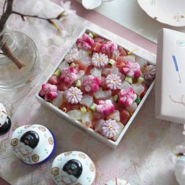 有田焼　宝尽くし　角蓋物　セラマット　ピンク