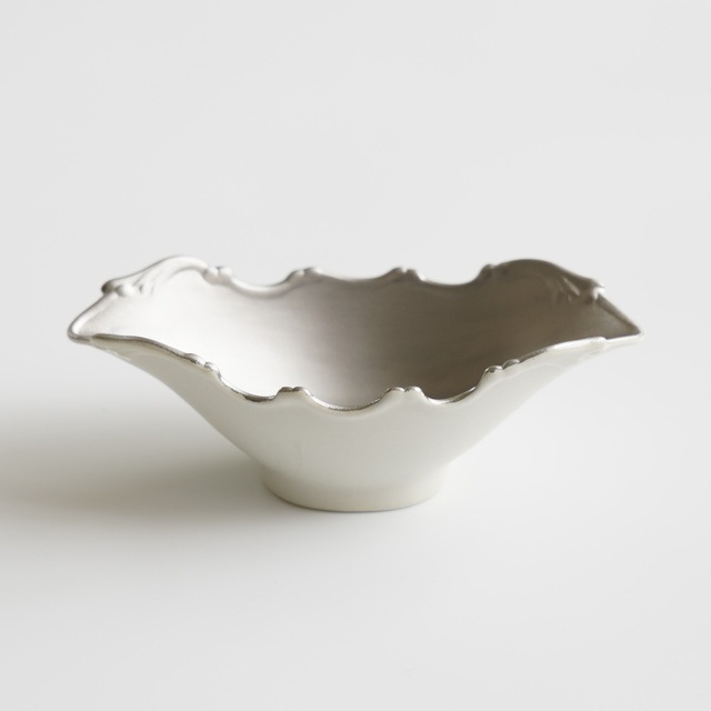 有田焼 白プラチナ彩 玉渕木甲型 反中付 ボール 大きめ 15cm以上 Four Grace Tableware