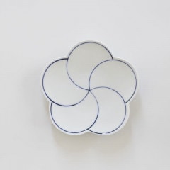 波佐見焼 ネジリ梅 4寸皿 ｜ 四季折々のおしゃれな和食器通販サイト