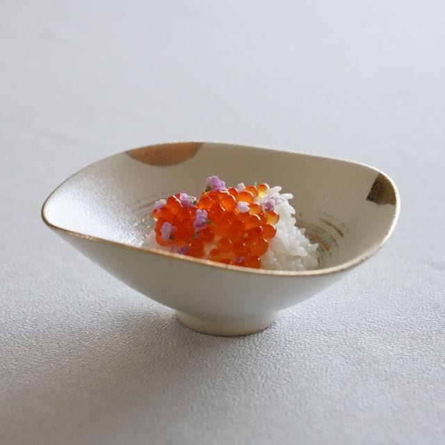 有田焼　白天草マット吹金かすり　三角京平小丼