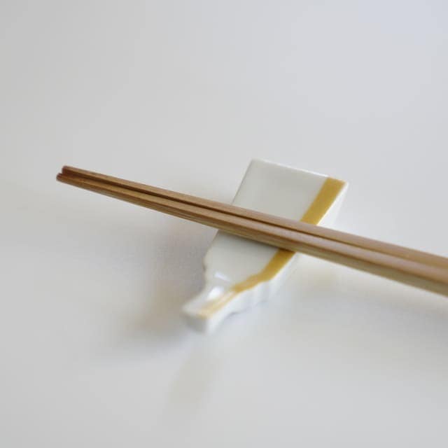 有田焼 錦金彩 羽子板箸置 ｜ 四季折々のおしゃれな和食器通販サイト