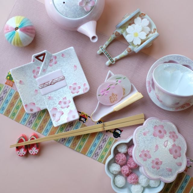 有田焼　虹彩桜　煎茶碗・小皿