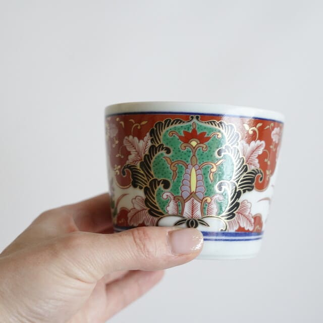 波佐見焼　赤濃草花紋　そば猪口