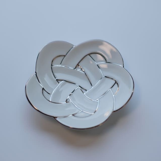 新品未使用　有田焼　渕プラチナ小皿　線吉祥むすび 6枚セット 有田焼 プラチナ線 吉祥結び 小皿 ｜ 四季折々のおしゃれな和食器通販