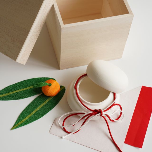 京ちりめん橙付き　とうきの鏡餅飾り 小（木箱タイプ）日本製