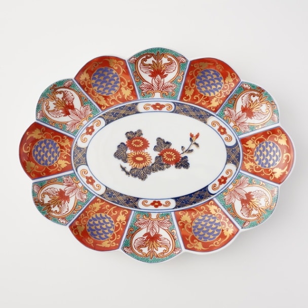 波佐見焼　金彩間取菊紋　24.5cm楕円皿