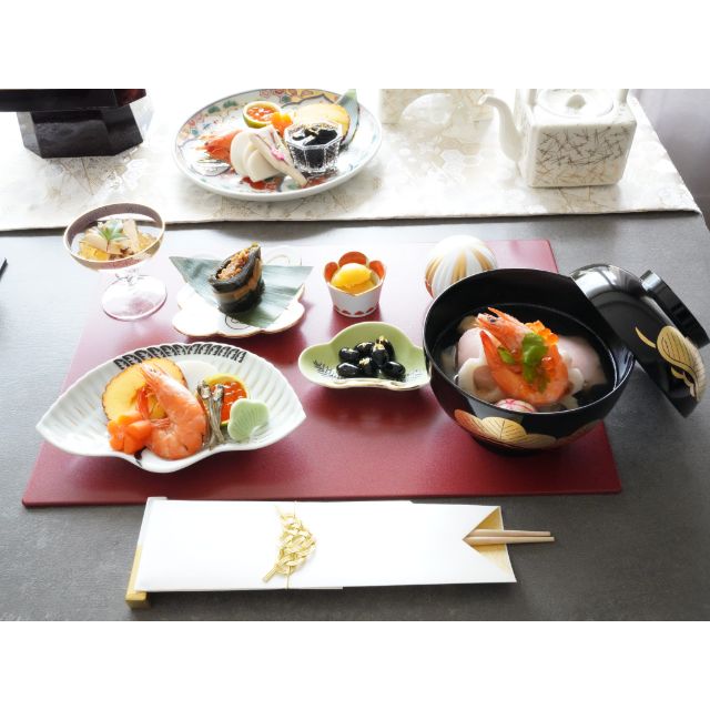 有田焼　錦鶴絵鶴型銘々皿