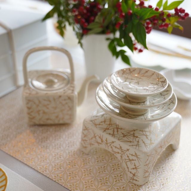 錦クリーム釉　金彩松葉　屠蘇器セット