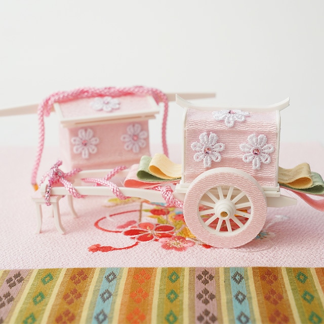 おひな道具　御所車と御駕籠のセット　ピンク