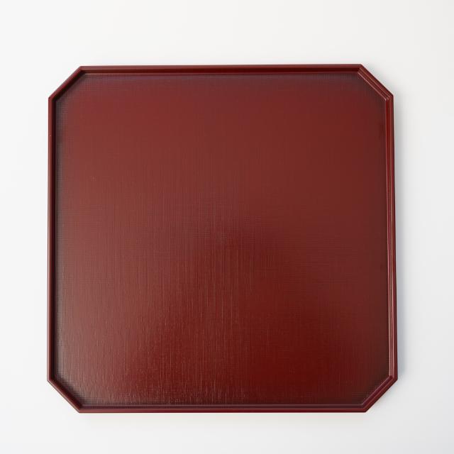 隅切布目盆　朱銀塗り