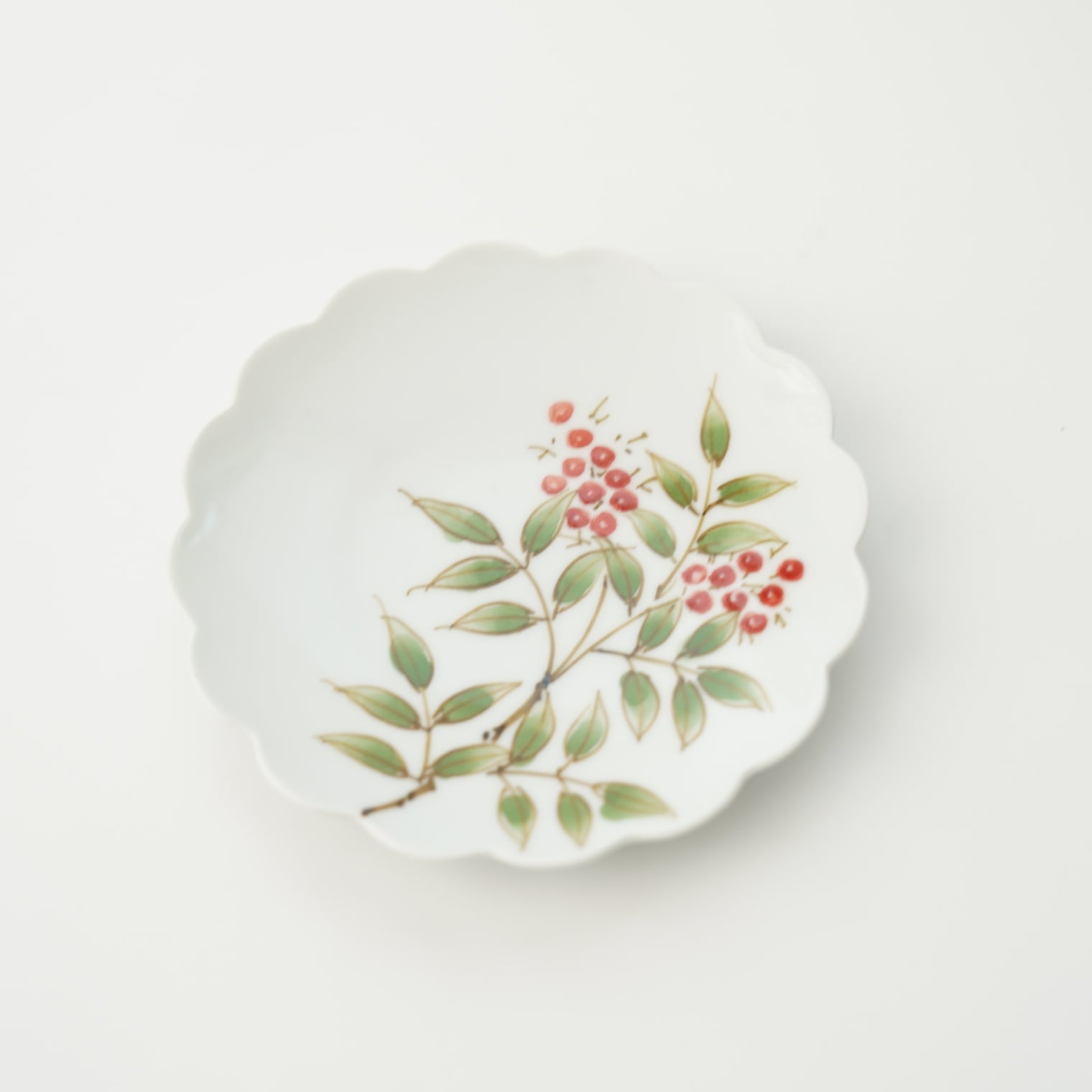 波佐見焼　手描き　南天　菊型4寸皿