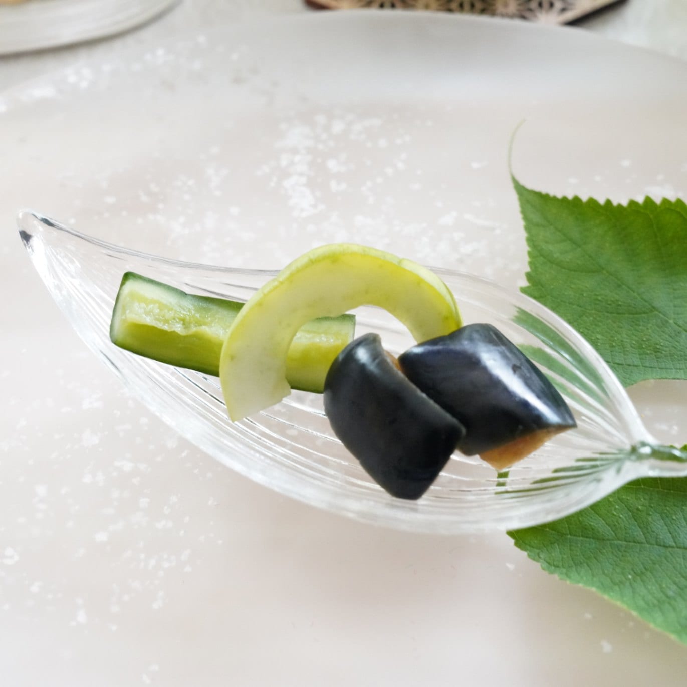 ガラスの笹の葉 小付 ｜ 四季折々のおしゃれな和食器通販サイト