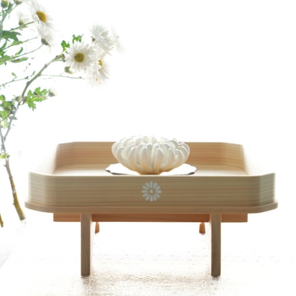 陶器の菊飾り(お香立て)