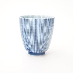 青い竹模様の陶器湯呑み 内外千筋 湯呑 青 ｜ 四季折々のおしゃれな和食器通販サイト FOURGRACE