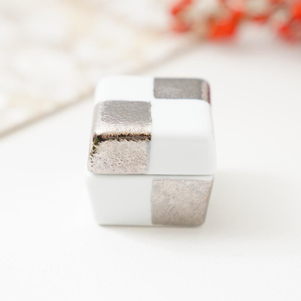 箱型珍味 白金市松｜ 四季折々のおしゃれな和食器通販サイト FOURGRACE