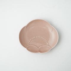 梅花 小皿（ピンク） ｜ 四季折々のおしゃれな和食器通販サイト