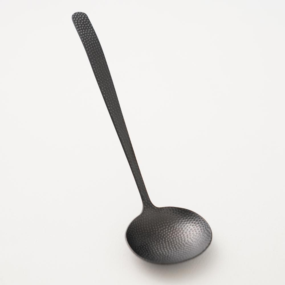 槌目入りお玉　穴無し　ブラック