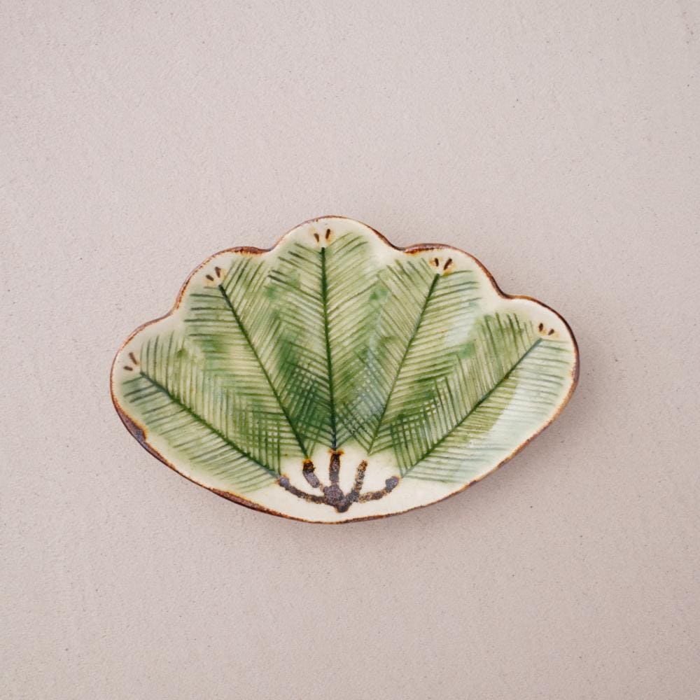 【新品未使用品】FOURGRACE 蛸唐草　松竹梅　隅切盛皿 福泉窯 染付濃蛸唐草木甲間取草花菊割長角六寸皿 | 高級美術