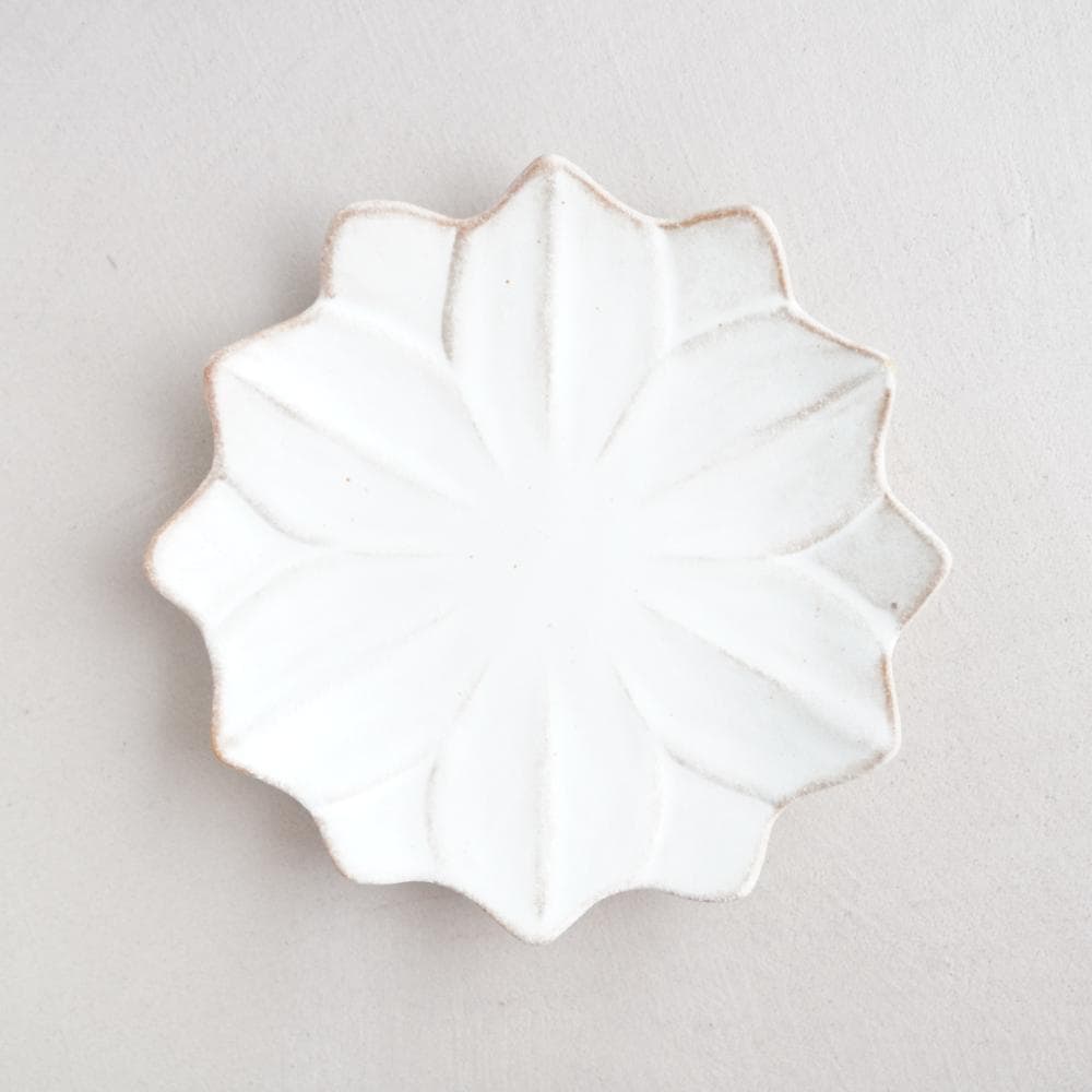 益子焼 ユリのお皿 kinari