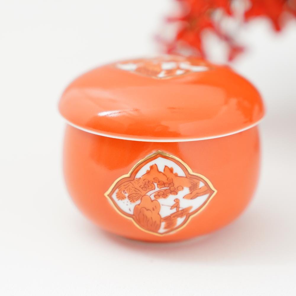 有田焼 赤絵金彩 木瓜山水　蓋付小付