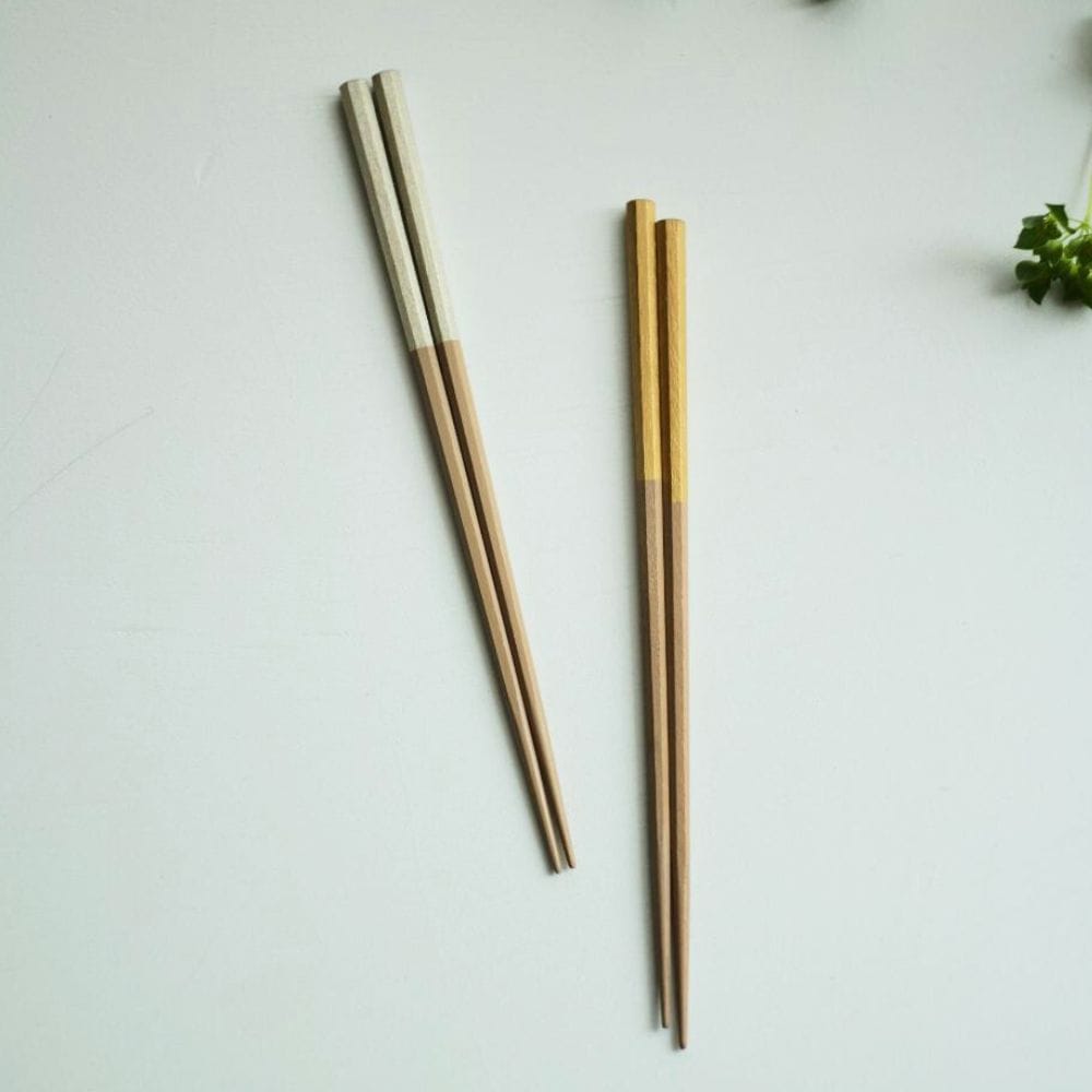 桐箱入り 金銀 漆塗 ベージュ八角箸セット