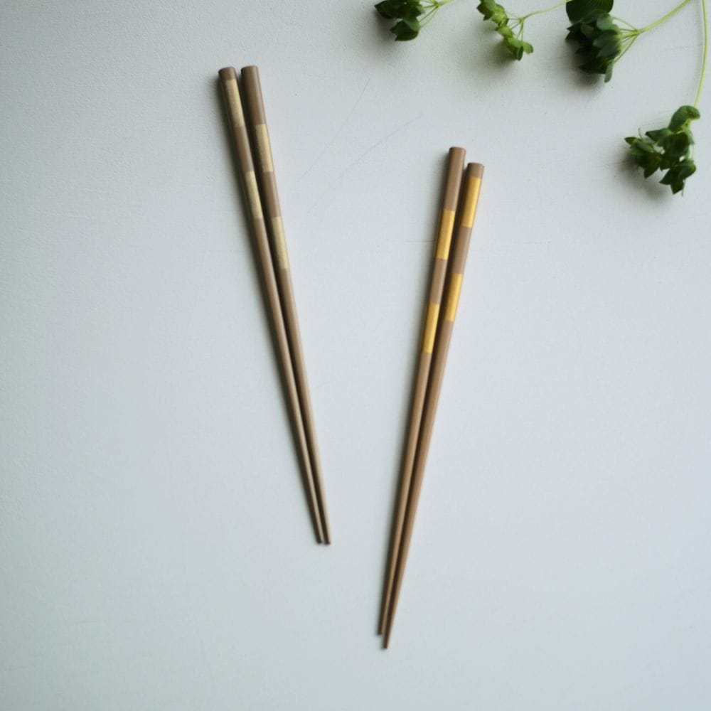 桐箱入り 金銀市松 漆塗 ベージュ四角箸セット