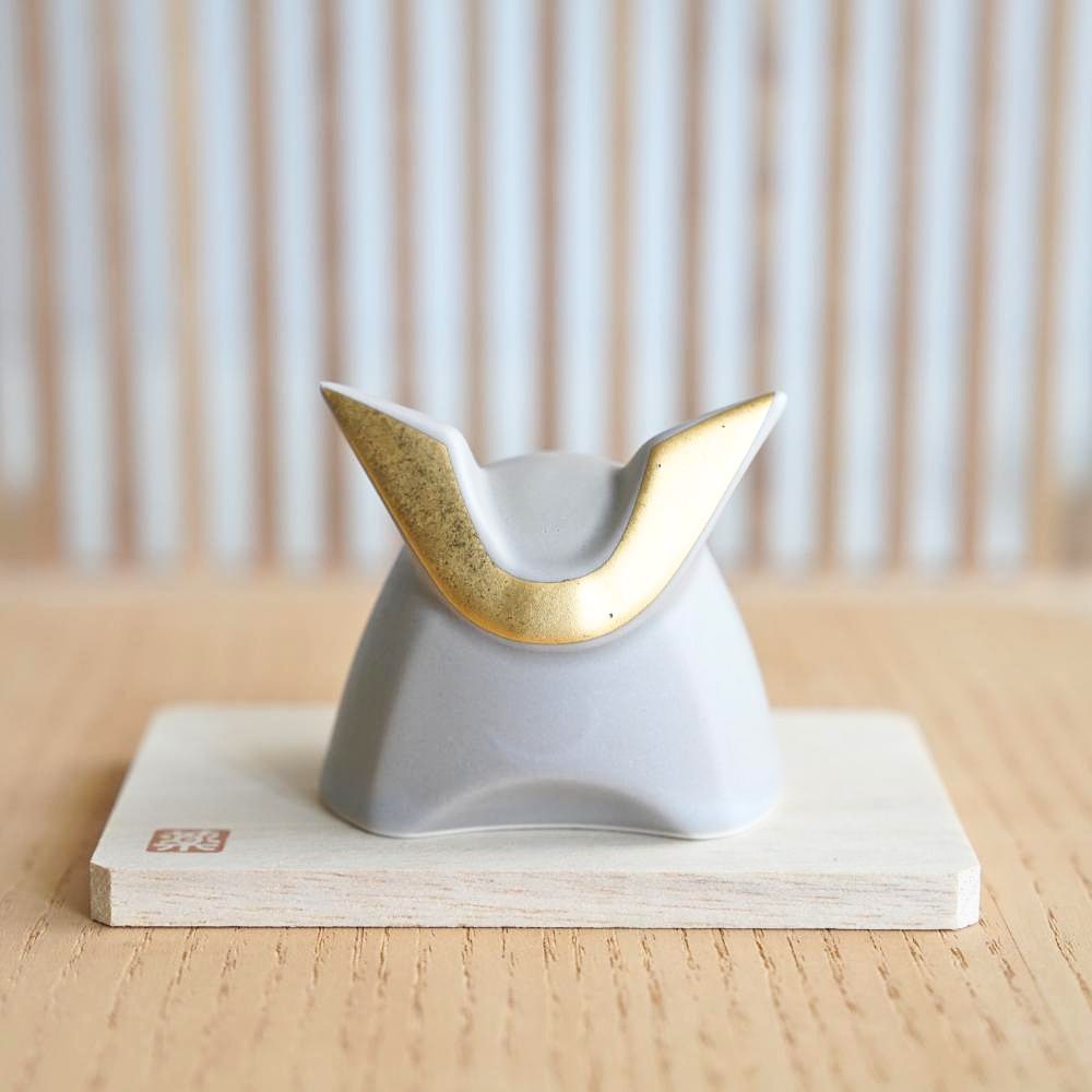 釉彩兜（マットグレー）