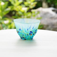 色ガラス 盃 グリーン｜ 四季折々のおしゃれな和食器通販サイト