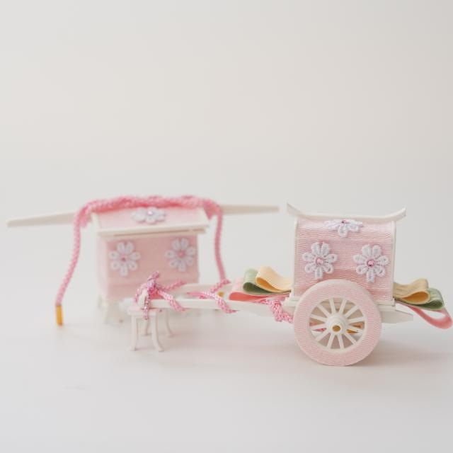 おひな道具　御所車と御駕籠のセット　ピンク