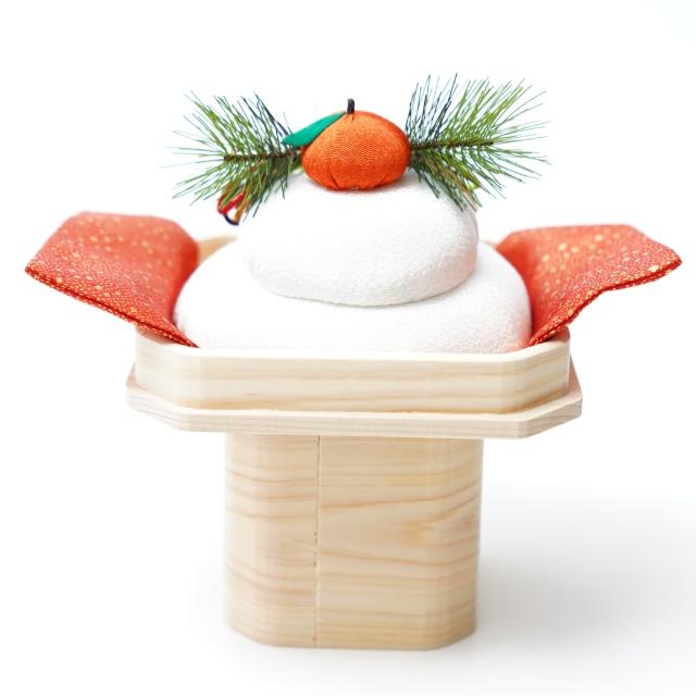お鏡三宝飾り 白木三宝 五色紐松葉緑のし ｜ 四季折々の和食器・洋食器 