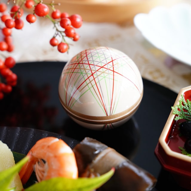 球珍味 手まり柄内金パール 白 ｜ 四季折々のおしゃれな和食器通販