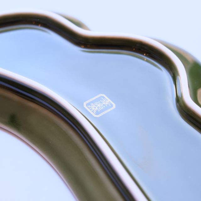 有田焼　錦茶緑銀松葉形　前菜皿