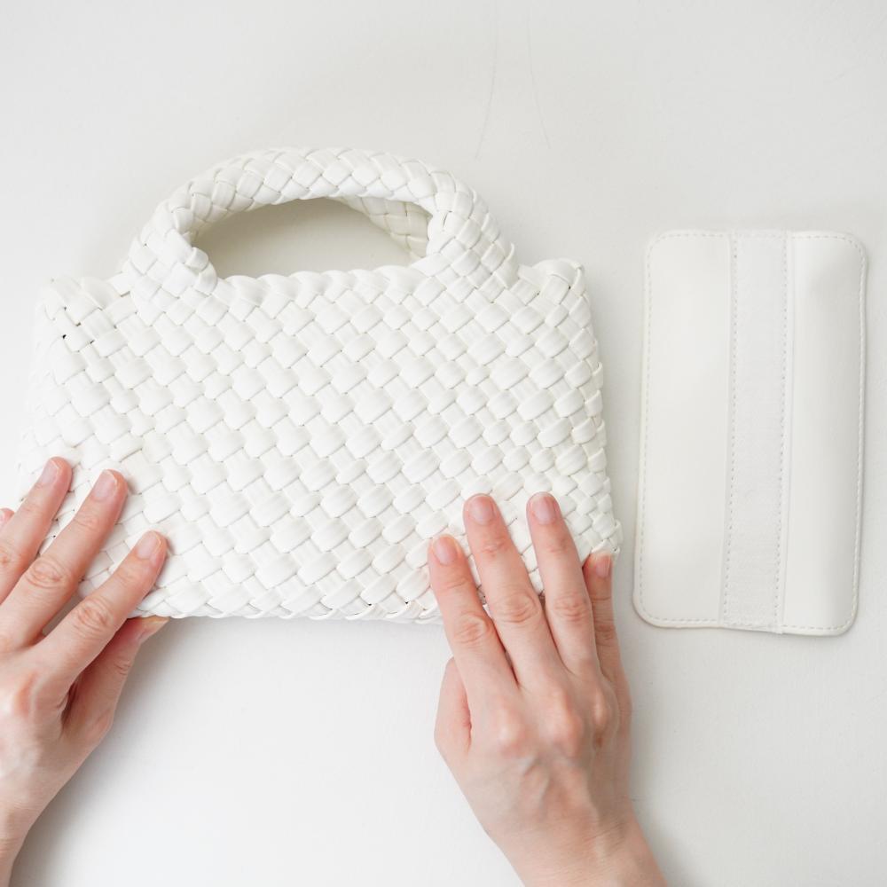 Intressa 編みミニバッグ ホワイト 【ミニポーチ・チェーン付】