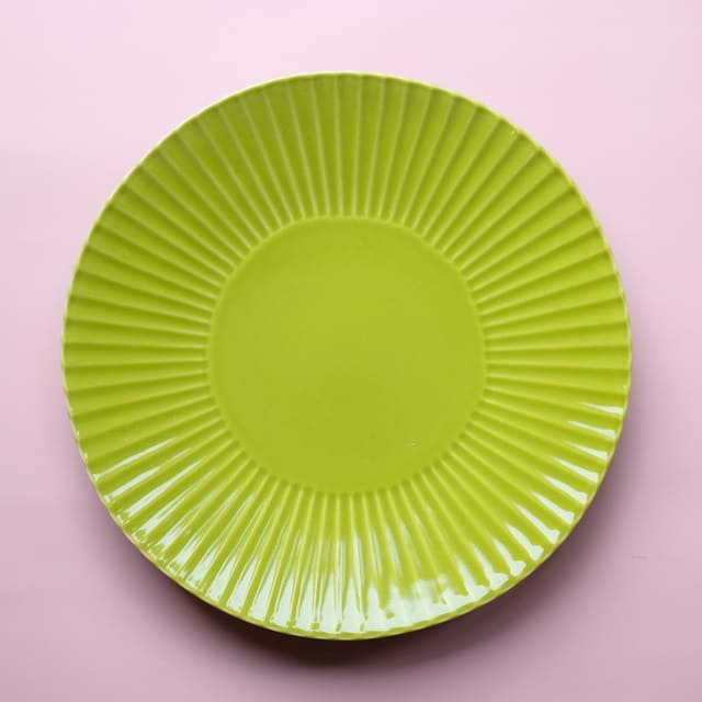 波佐見焼　若草釉　しのぎ　大皿